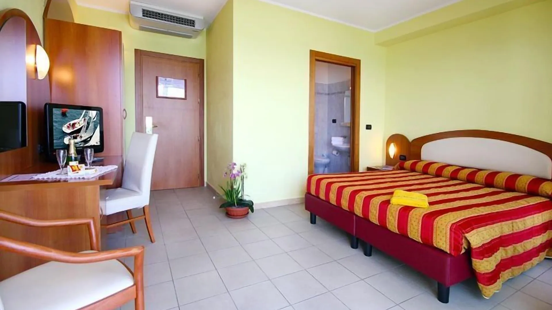 Piccolo Hotel Diano Marina