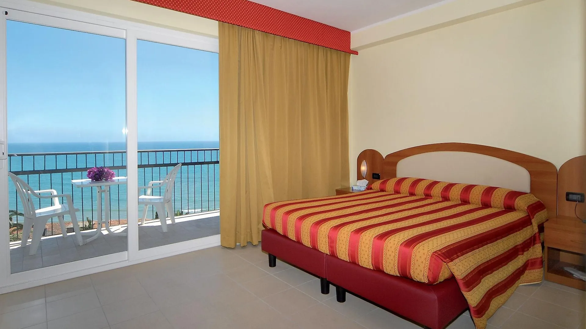 Piccolo Hotel Diano Marina Italy