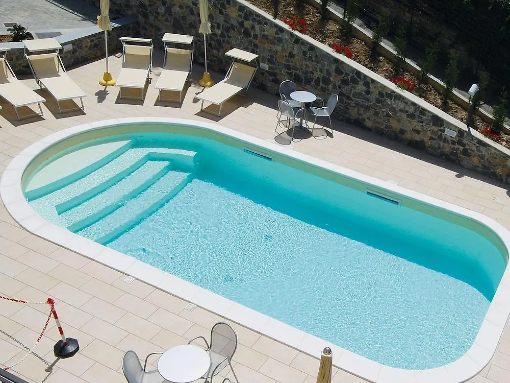 Piccolo Hotel Diano Marina 3*,