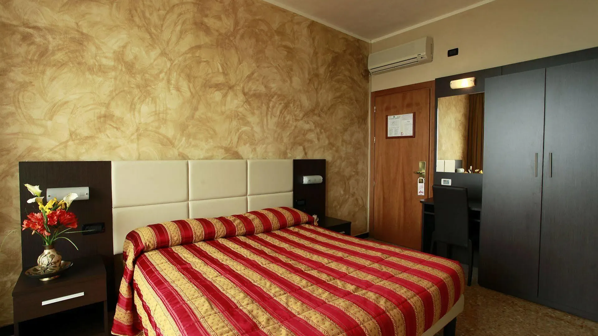 Piccolo Hotel Diano Marina 3*,